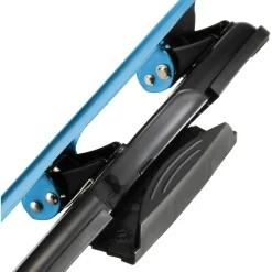 Bostitch EZ Squeeze Three-Hole Punch, 12 Sheet Capacity, Blue