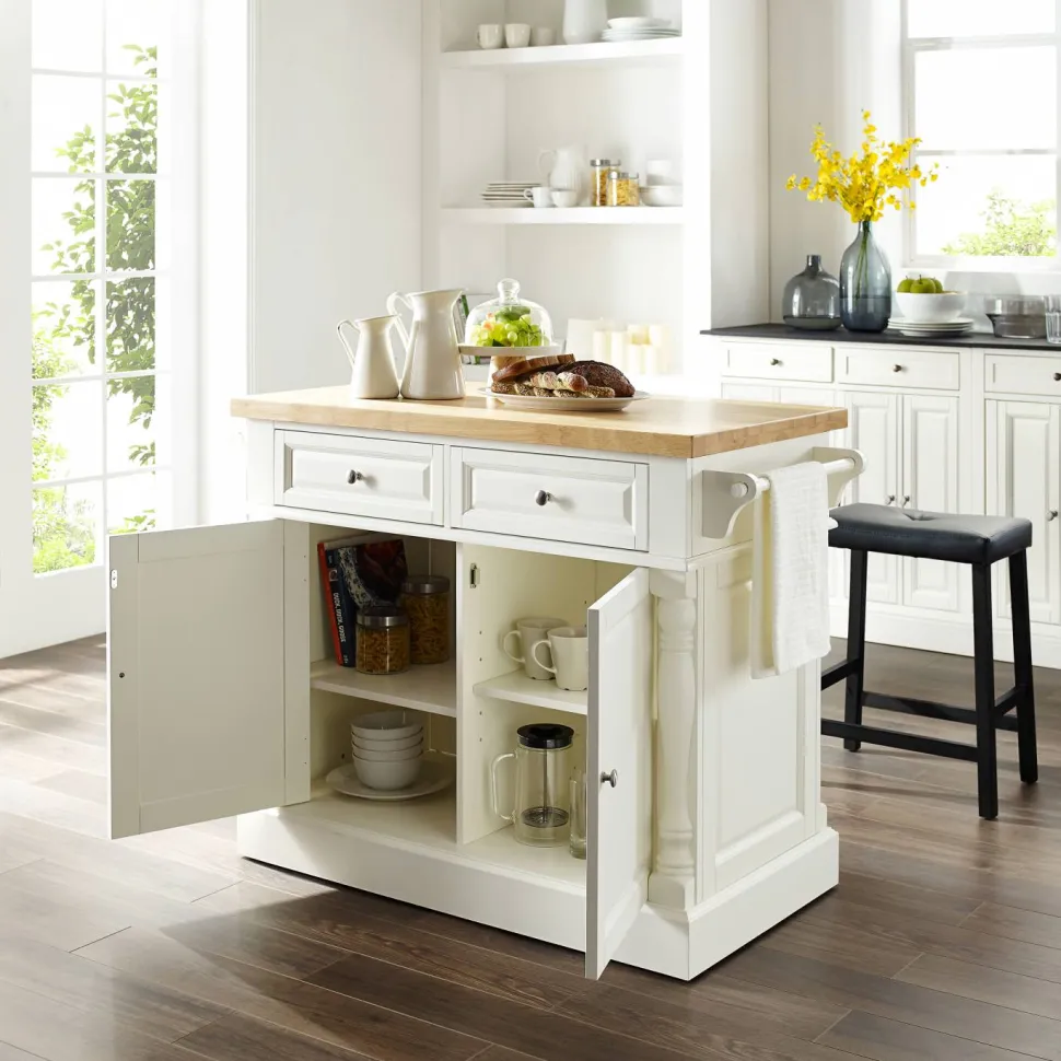 Oxford Kitchen Island W/Upholstered Saddle Stools