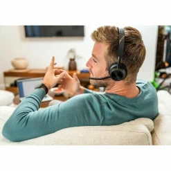 Poly Voyager 4310 USB-C Headset +BT700 Dongle + Charging Stand