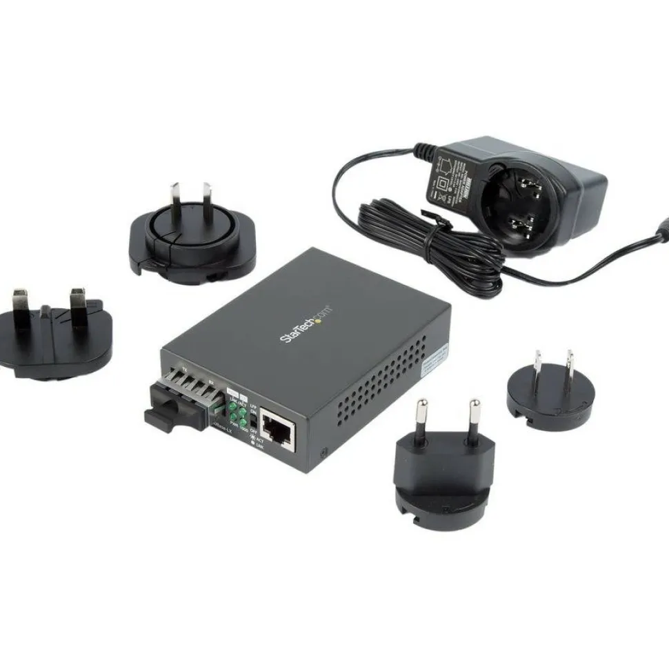 StarTech.com Fiber Media Converter - 1000Base-SX - Multimode 550m - SC Fiber to Ethernet Converter - Fiber to Copper Converter - MCMGBSCMM055