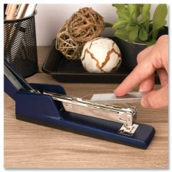 Swingline 747 Classic Stapler, 20 Sheets, Royal Blue - 20 Sheets Capacity - 210 Staple Capacity - Full Strip - 1/4
